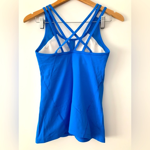 Like NEW! GAP FIT built-in bra 💙 blue strappy TANK TOP Size XS - Picture 2 of 6